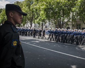 Высокопоставленный оккупант оконфузился на параде