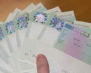 Почти четверть украинцов не получила визы в Канаду