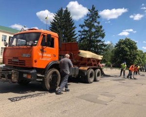 На Полтавщині ремонтують дорогу на Красноград