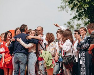 2000 волонтеров за несколько часов: в Вакарчука щеголяют расширением партии