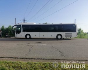 Чоловік погрожував підірвати гранату в автобусі