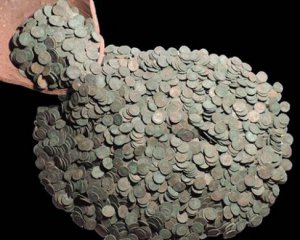 Нашли рекордный клад римских монет