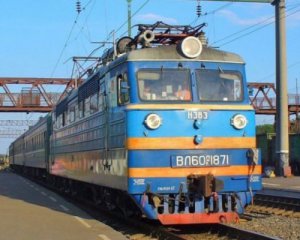 Підліток впав з потяга під час спроби зробити селфі