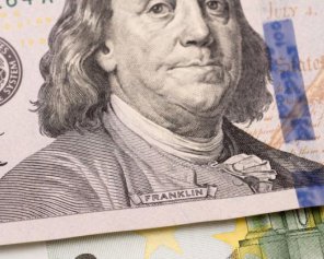 Долар подешевшав: скільки коштує 21 травня