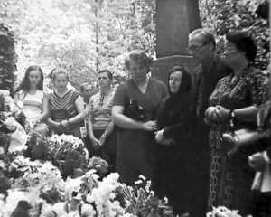 Софія Ротару не приїхала на похорон Володимира Івасюка