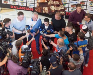 Побачити наживо бій непереможного українського боксера можна за 100 грн