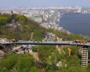 Сотни миллионов, международные скандалы и недофинансированный зоопарк: как строили &quot;мост Виталия Кличко&quot;