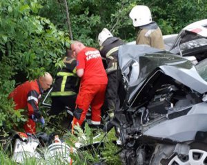 Daewoo Lanos перетворився на бляшанку, викликали рятувальників