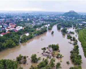 Эксперты оценили ущерб от наводнения на Закарпатье