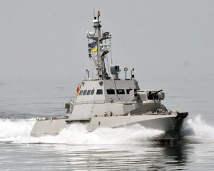 "Війна" на морі: на Азові стріляли з катерів і вертольотів