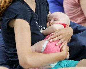 Декретні зросли: скільки грошей отримують українки