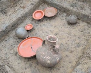 Прикраси, монети і горщики - розкопали давньоримське місто