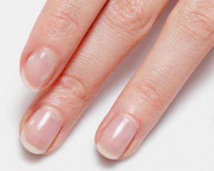 Крепкие и длинные ногти: какие витамины для этого нужны