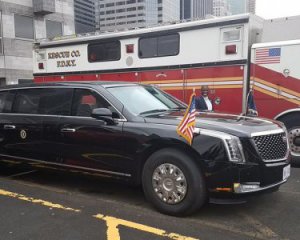 Трампа возять у куленепробивному "Звірі"