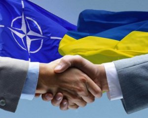 Зеленский анонсировал шаги по сближению с НАТО