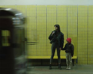 Девушка в течение года пытается признаться родственникам, что лесбиянка