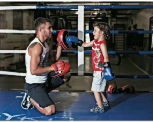 7-річний син Ломаченка провів дебютний бій в боксі