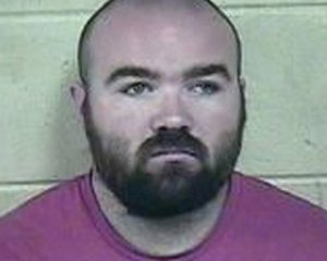 Педофіла засудили до 40 років ув'язнення після 50 зґвалтувань 7-річної дівчинки