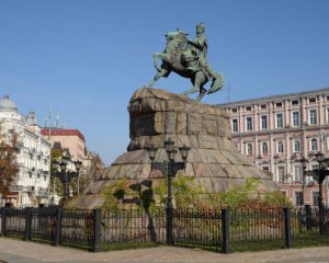 Духовенство выступило против памятника Хмельницкому