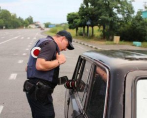 Верховний суд підтримав водія, який не показав &quot;права&quot; поліцейським