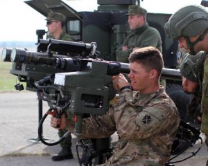 У США пропонують поставляти зенітні ракети Україні