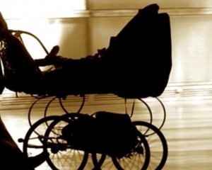 Жінка загубила 3-місячну доньку