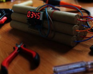 У столиці "замінували" всі цілодобові аптеки