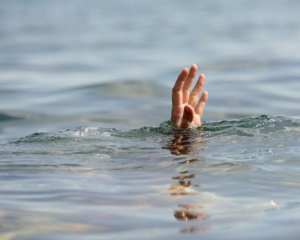 Отец утонул, пытаясь спасти детей