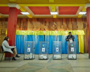 Почти 10 тыс. украинцев изменили место голосования