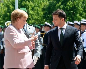 Меркель стало плохо рядом с Зеленским
