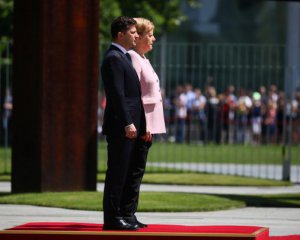 Меркель прокомментировала инцидент, который произошел во время встречи с Зеленским
