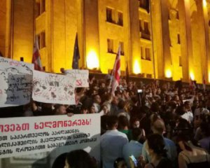 Грузинская оппозиция заявила о возобновлении протестов