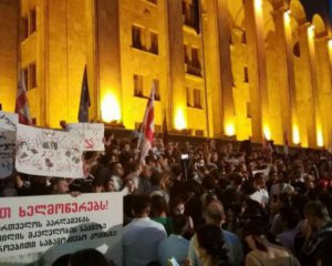 Массовые протестоы в Грузии: раненых - сотни
