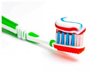 Комаровский посоветовал, как правильно подобрать зубную щетку