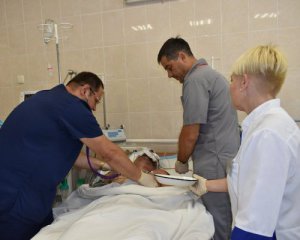 &quot;Обгоревшие лицо, выбит правый глаз&quot; - в Днипре спасают тяжело раненного солдата ВСУ