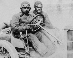 До участі у автогонці не запросили англійців та американців