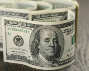 Нацбанк пытается удержать курс доллара