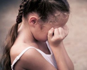 Педофіл ґвалтував 11-річну доньку співмешканки