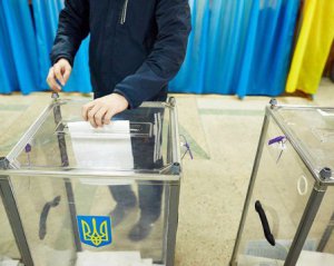 Сколько украинцев сменили место голосования