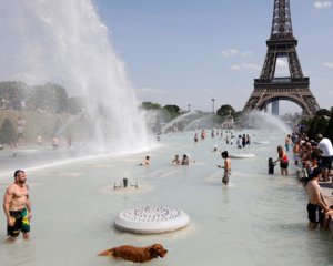 У Франции жара приближается к 50 градусам