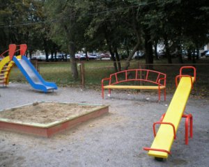 Взрыв на детской площадке: Зеленский будет контролировать расследование