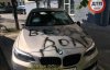 Неизвестные побили и разрисовали автомобиль BMW