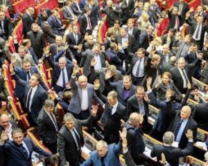 54 кандидата в новую Раду голосовали за диктаторские законы
