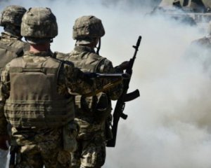 Война на Донбассе: пятеро военных пострадали под обстрелами