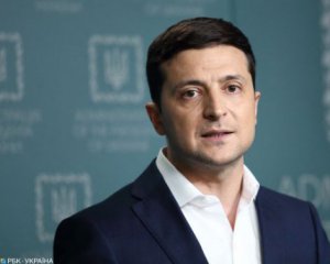 Зеленского просят отозвать кандидата от &quot;Слуги народа&quot; по 107 округу