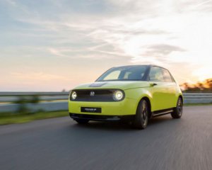 Honda E идет в серию с слишком дорогим электрокаром