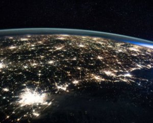 NASA показали ефектні фото Землі з космосу