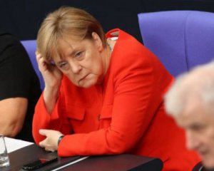 Меркель знову стало зле на публіці