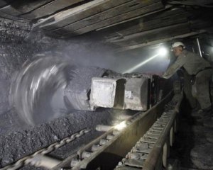 Майже добу палає шахта: постраждали 6 гірників