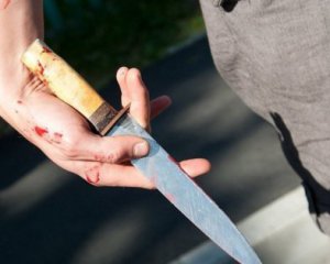 Чоловік устромив ножа в серце 17-річному братові